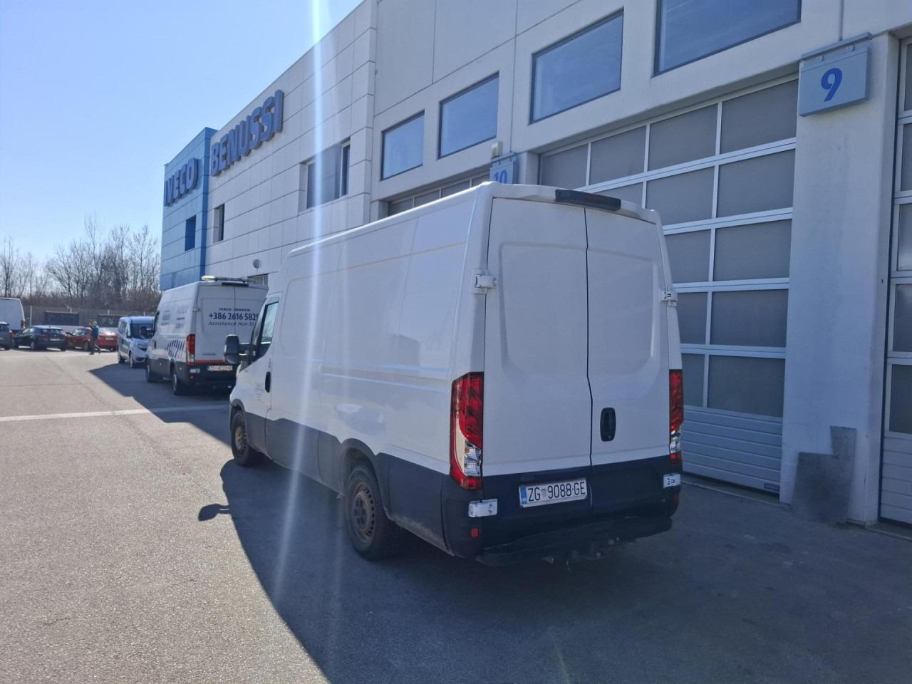 Passenger van Daily 35S13 Daily 35S13- Photo 3