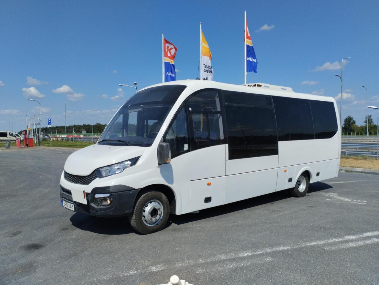 Kleinbus FIRST ROSERO 70C18 FIRST ROSERO 70C18- Photo 2