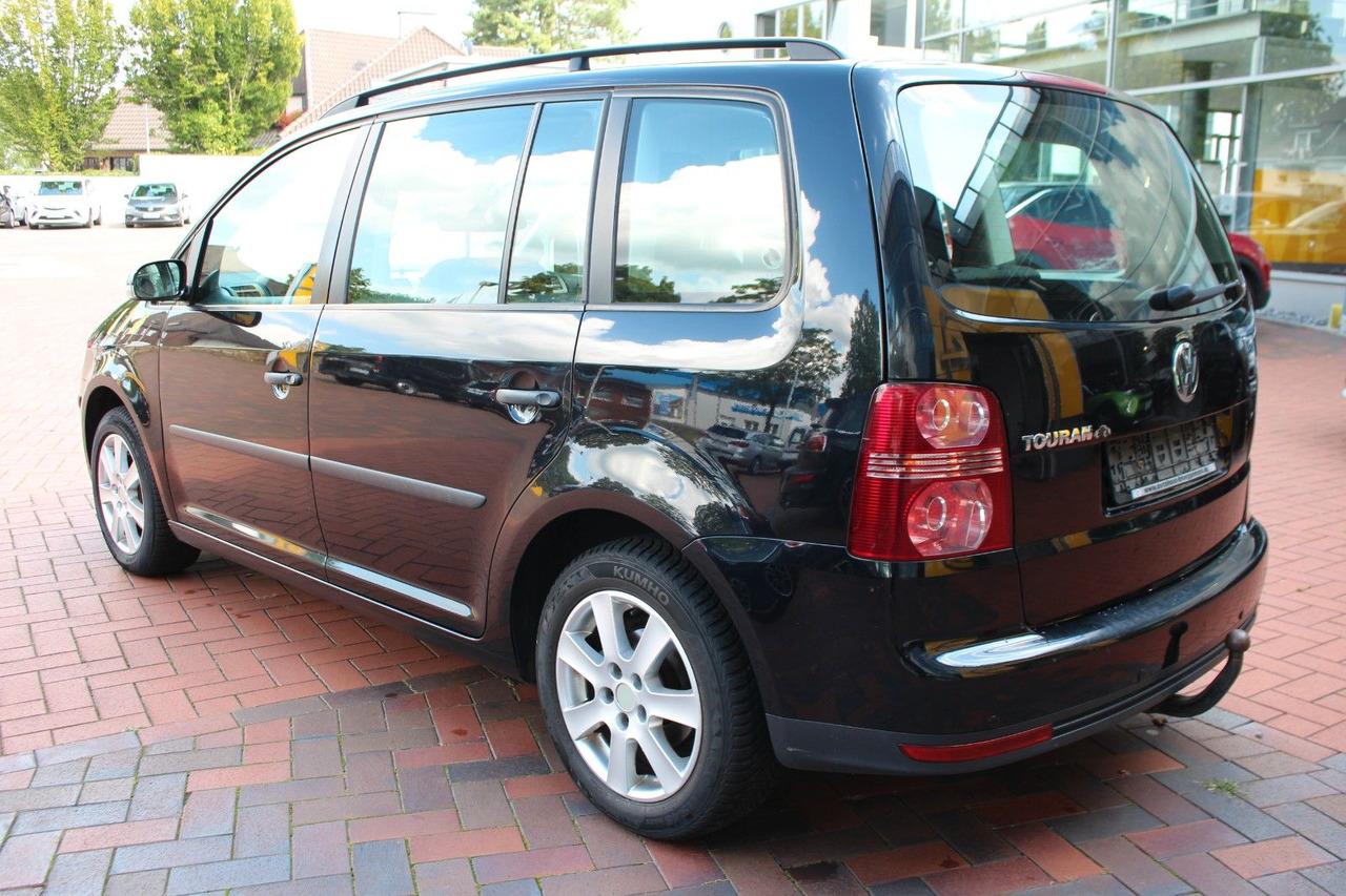 Passenger van Volkswagen Touran Conceptline AHK 7 Sitze Volkswagen Touran Conceptline AHK 7 Sitze- Photo 4