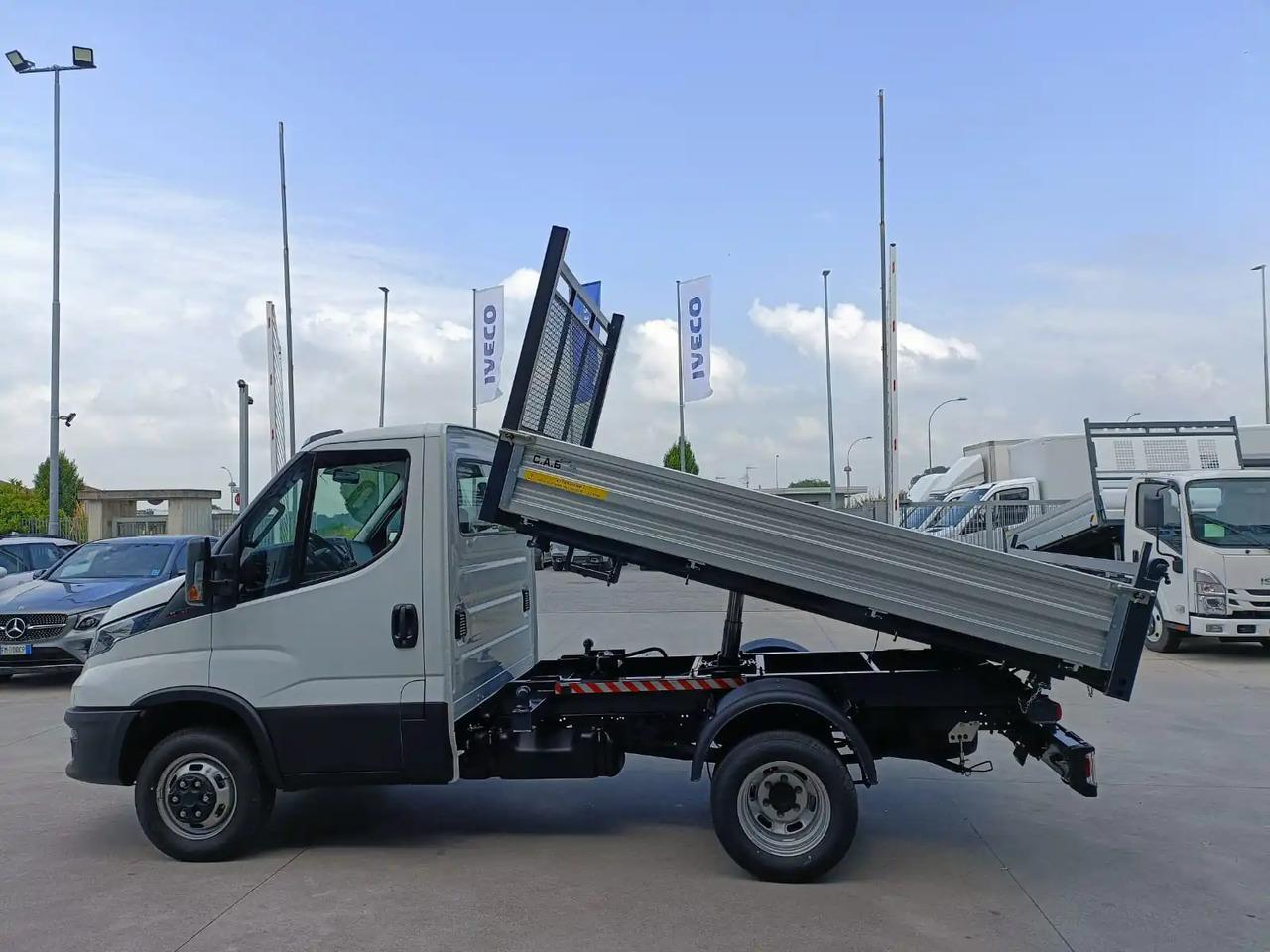 Kipper Transporter IVECO DAILY 35C16 3000 cc KM 0 IVECO DAILY 35C16 3000 cc KM 0- Photo 9