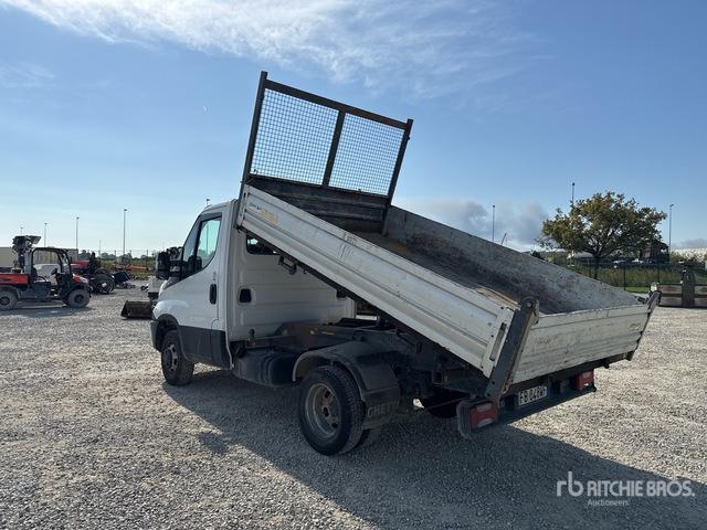 Tipper van 2015 Iveco Daily 35-110 Autocarro ribaltabile: carichi leggeri 2015 Iveco Daily 35-110 Autocarro ribaltabile: carichi leggeri- Photo 4