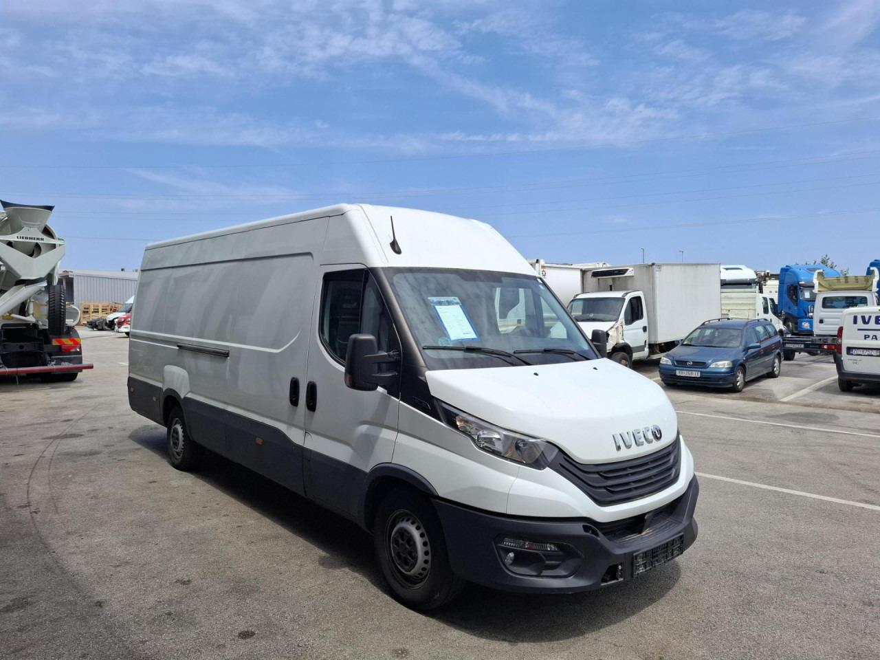 Passenger van Daily 35S16V Daily 35S16V- Photo 2