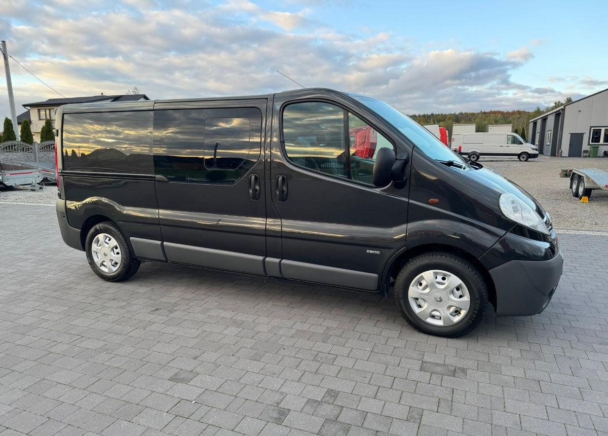 Transporter mit Doppelkabine Vivaro Doka Long 2.5 150 ps. L2 H1 Vivaro Doka Long 2.5 150 ps. L2 H1- Photo 5
