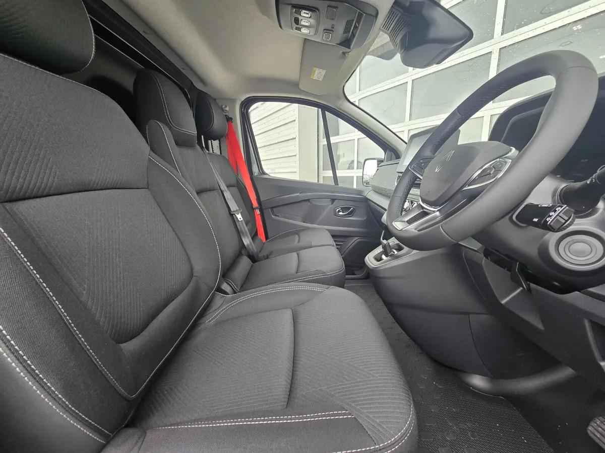 Kastenwagen NEW Renault Trafic Exclusive 170BHP/150BHP Auto Highland Silver NEW Renault Trafic Exclusive 170BHP/150BHP Auto Highland Silver- Photo 7
