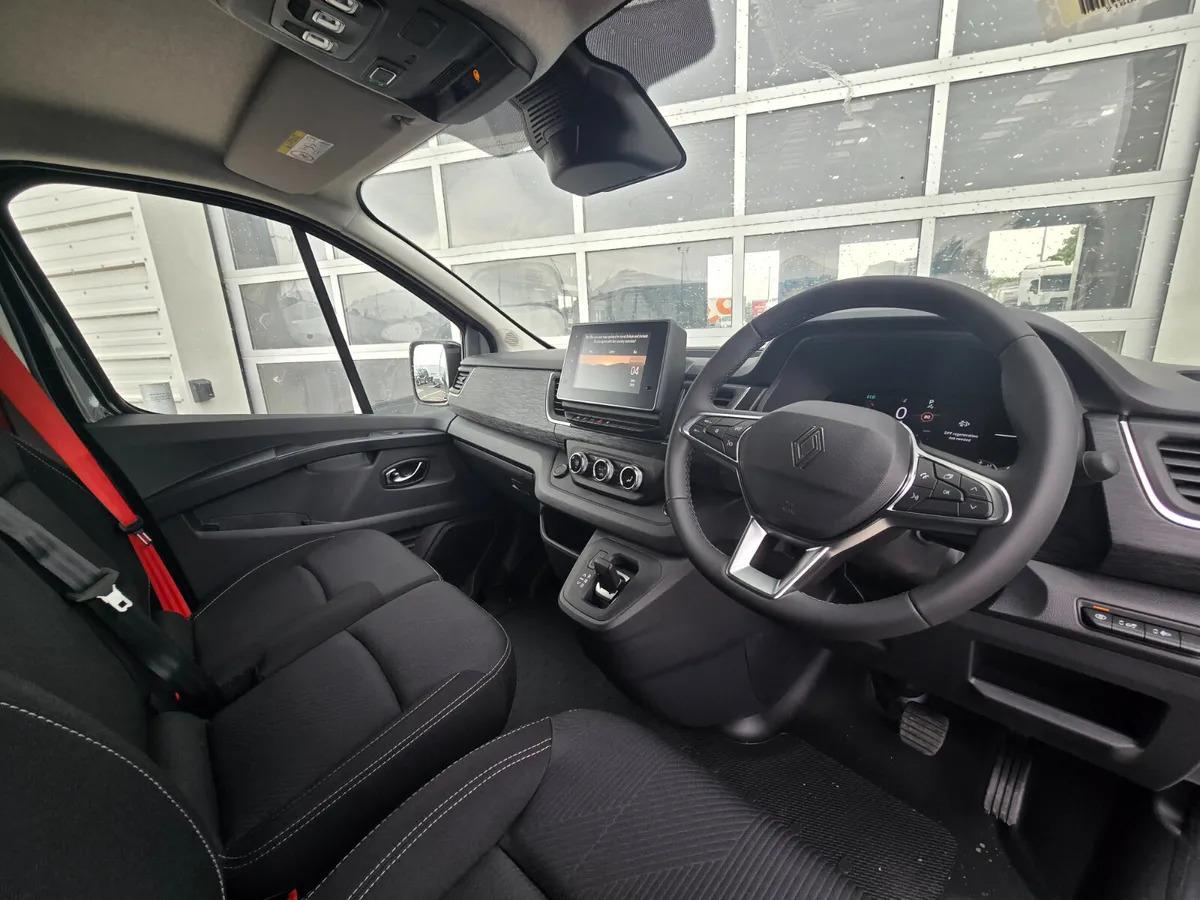 Kastenwagen NEW Renault Trafic Exclusive 170BHP/150BHP Auto Highland Silver NEW Renault Trafic Exclusive 170BHP/150BHP Auto Highland Silver- Photo 8