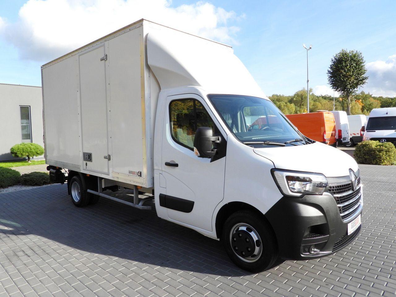 Koffer Transporter MASTER BOX LIFT 8 PALLETS CRUISE CONTROL LED LIGHTS TWIN WHEELS AIR CONDITIONING 145HP MASTER BOX LIFT 8 PALLETS CRUISE CONTROL LED LIGHTS TWIN WHEELS AIR CONDITIONING 145HP- Photo 4