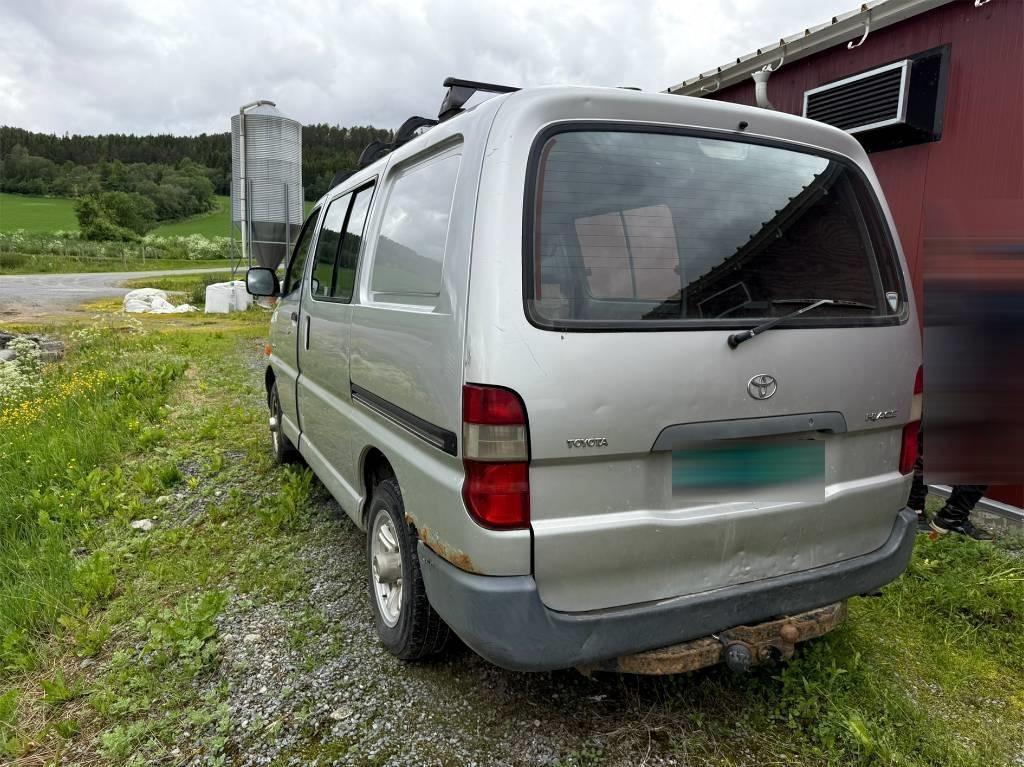 Kleintransporter Toyota Hiace 4x4 Toyota Hiace 4x4- Photo 7