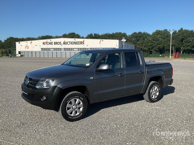 Pickup truck 2012 Volkswagen Amarok TDI 4Motion 4x4 Crew Cab Pickup 2012 Volkswagen Amarok TDI 4Motion 4x4 Crew Cab Pickup- Photo 2