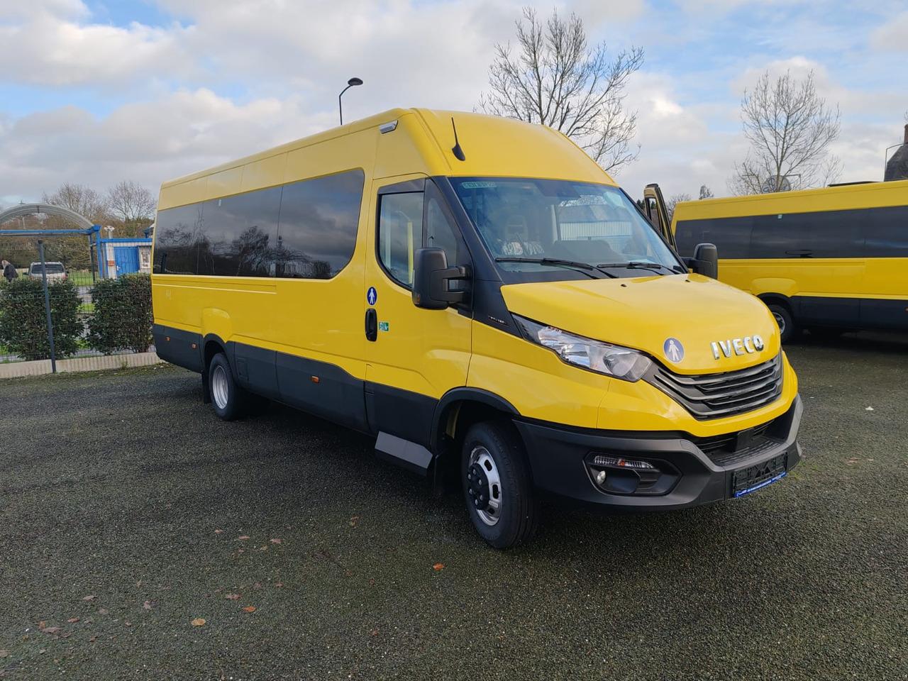 Minibus 5 MINIBUS IVECO DAILY NEUF ET NON IMMATRICULE 5 MINIBUS IVECO DAILY NEUF ET NON IMMATRICULE- Photo 2