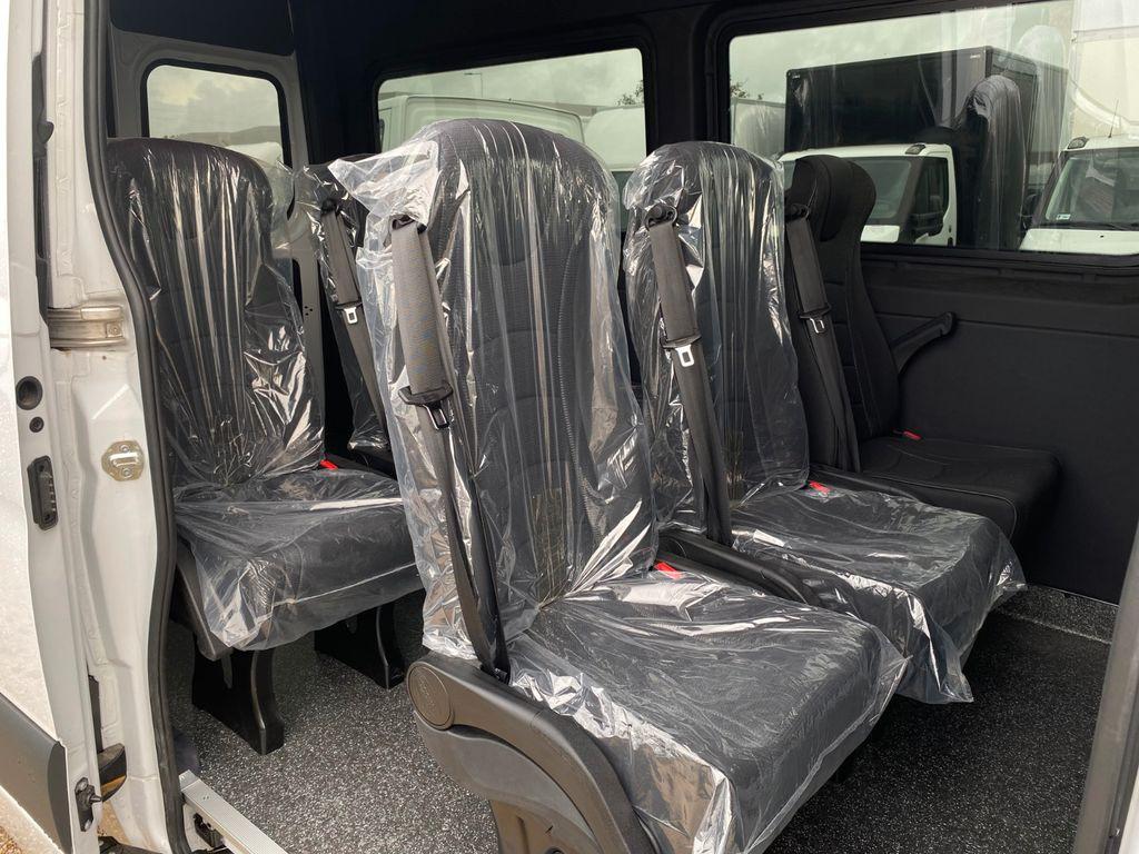 Minibus- Photo 10