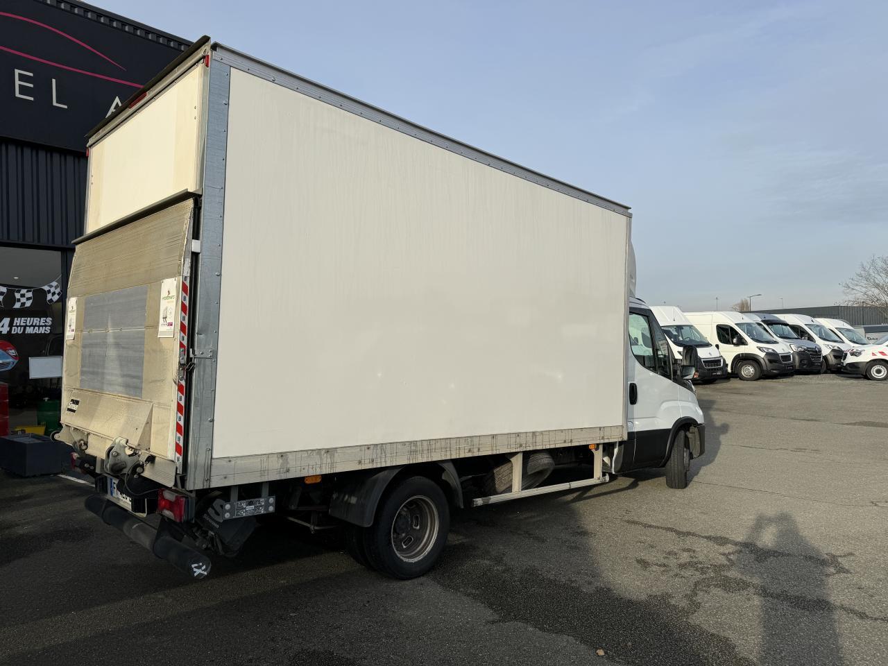 Koffer Transporter Daily 35C16 CAISSE HAYON 20M3 RJ 3.0L 160CH Daily 35C16 CAISSE HAYON 20M3 RJ 3.0L 160CH- Photo 6
