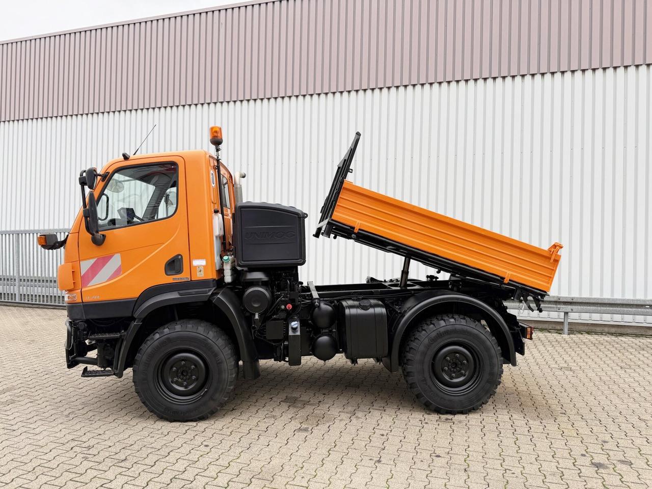 Van U 20 4x4 U 20 4x4, Kipper, Zapfwelle, Winterdienstausstattung, 2x AHK U 20 4x4 U 20 4x4, Kipper, Zapfwelle, Winterdienstausstattung, 2x AHK- Photo 2