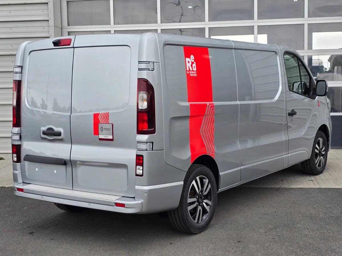 Panel van NEW Renault Trafic Exclusive 170BHP/150BHP Manual Silver NEW Renault Trafic Exclusive 170BHP/150BHP Manual Silver- Photo 2