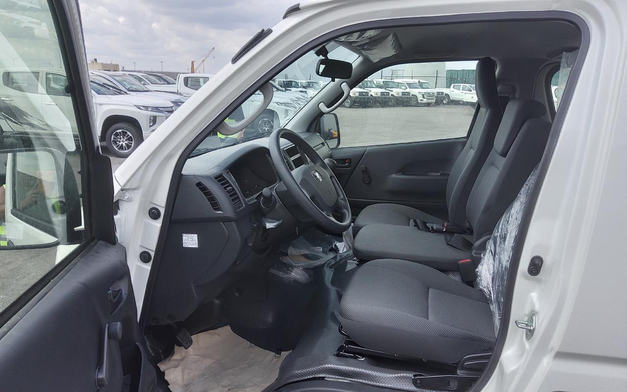 Kleinbus Hiace STANDARD ROOF 2.5L Diesel Manual Hiace STANDARD ROOF 2.5L Diesel Manual- Photo 9