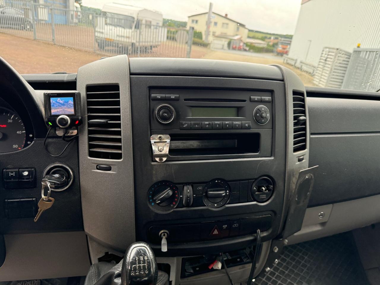 Pritschenwagen Sprinter 313 CDI 4x4 Doka Sprinter 313 CDI 4x4 Doka, Kipper, AT-Motor! Sprinter 313 CDI 4x4 Doka Sprinter 313 CDI 4x4 Doka, Kipper, AT-Motor!- Photo 3