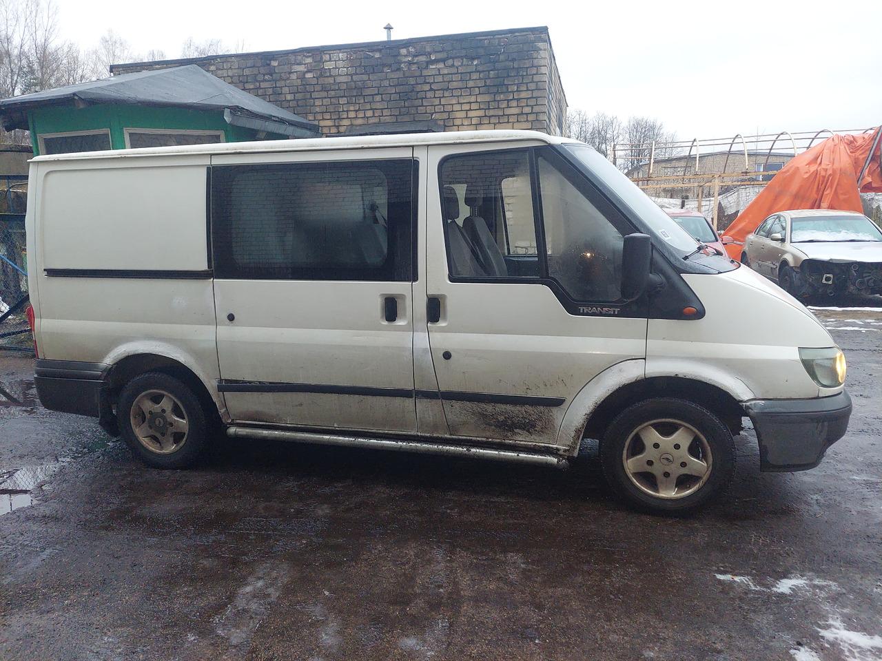 Transporter mit Doppelkabine- Photo 2