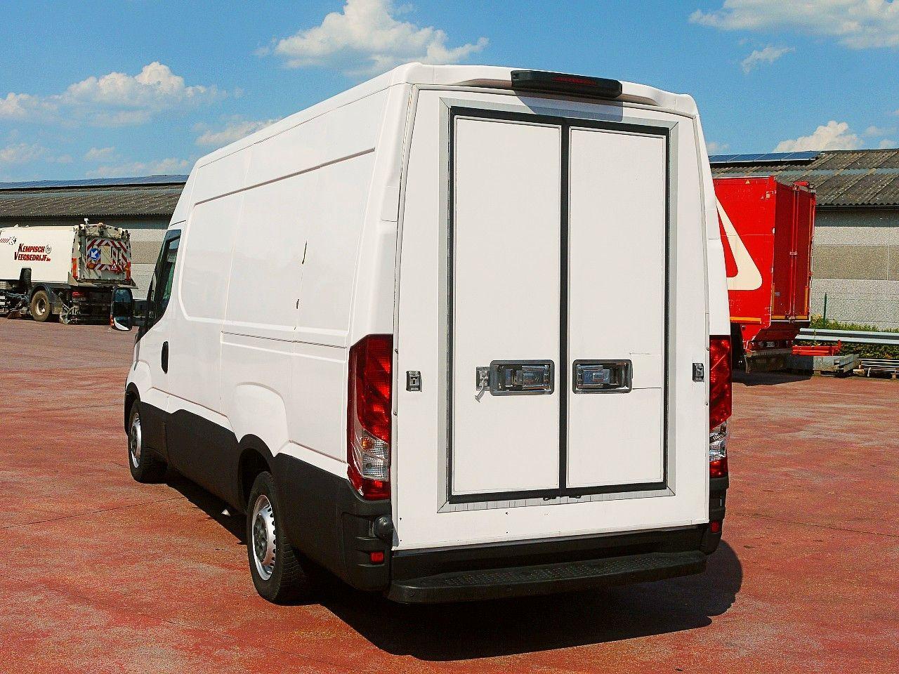 Kühltransporter Iveco 35S13 DAILY KUHLKASTENWAGEN THERMOKING V300 MULT Iveco 35S13 DAILY KUHLKASTENWAGEN THERMOKING V300 MULT- Photo 7
