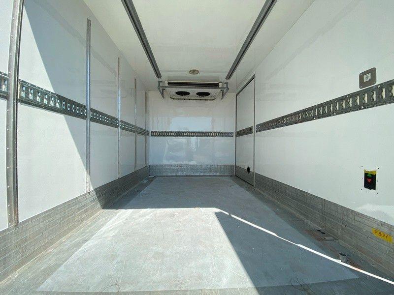Refrigerated van- Photo 9
