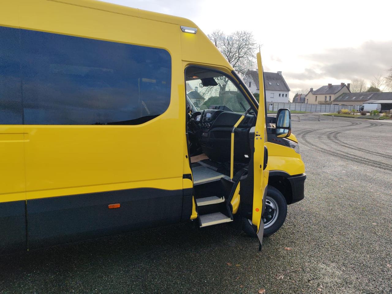 Minibus 5 MINIBUS IVECO DAILY NEUF ET NON IMMATRICULE 5 MINIBUS IVECO DAILY NEUF ET NON IMMATRICULE- Photo 4