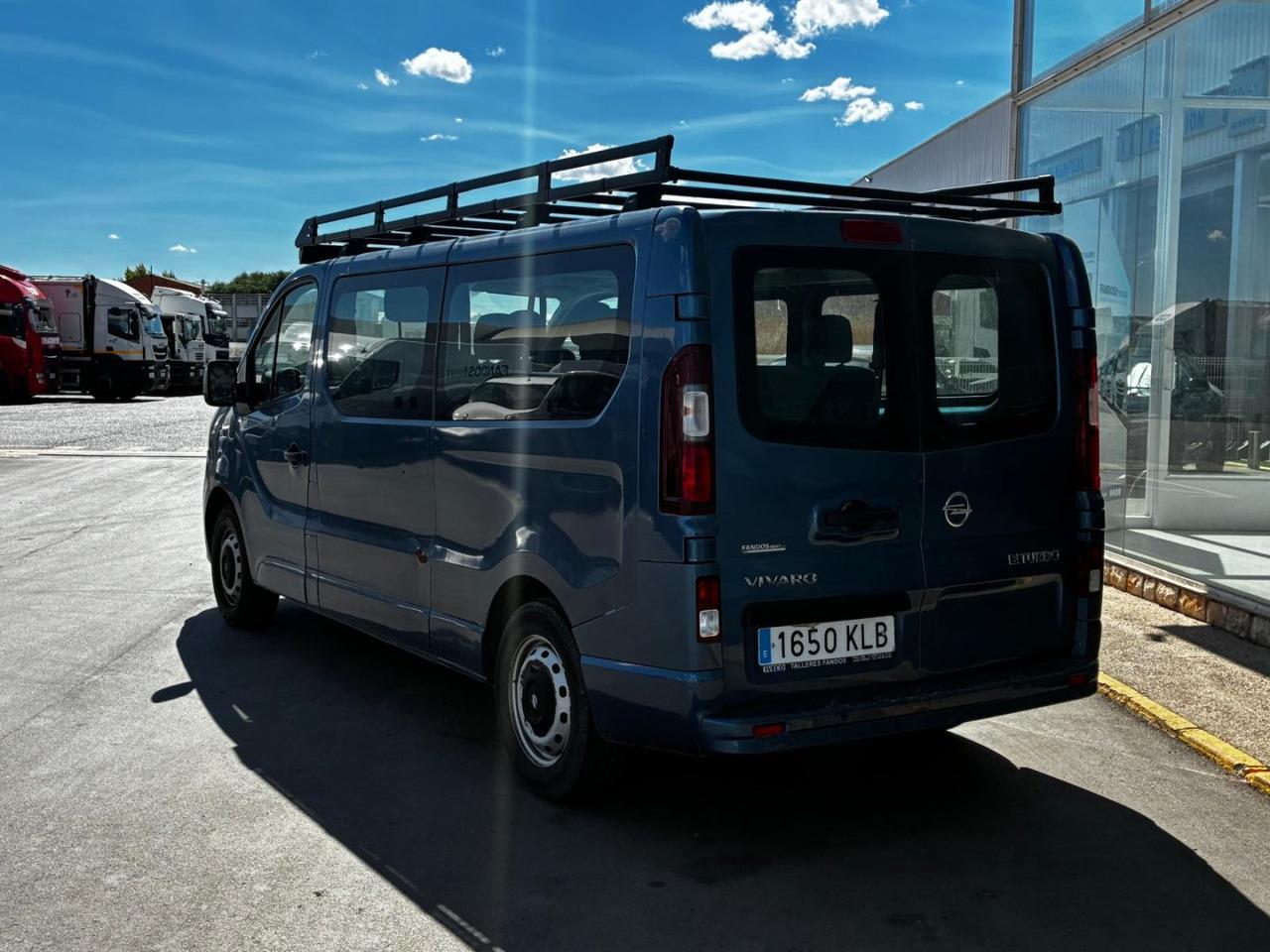 Kastenwagen Furgón Opel Vivaro 9 Plazas Furgón Opel Vivaro 9 Plazas- Photo 4