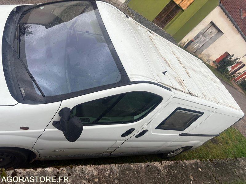 Kleintransporter Renault Trafic dci 115 / 228000 km - Immatriculation anglaise Renault Trafic dci 115 / 228000 km - Immatriculation anglaise- Photo 5
