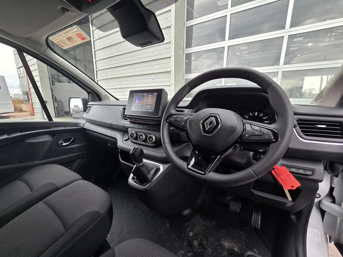 Transporter mit Doppelkabine 2025 Renault Trafic E-Tech Crew Cab 2025 Renault Trafic E-Tech Crew Cab- Photo 10
