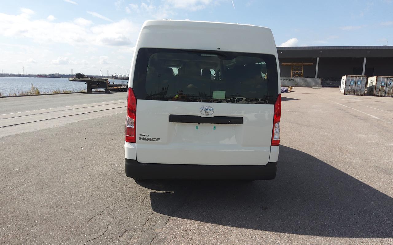 Kleinbus Hiace HIGH ROOF / TOIT HAUT 3.5L Petrol Manual Hiace HIGH ROOF / TOIT HAUT 3.5L Petrol Manual- Photo 4