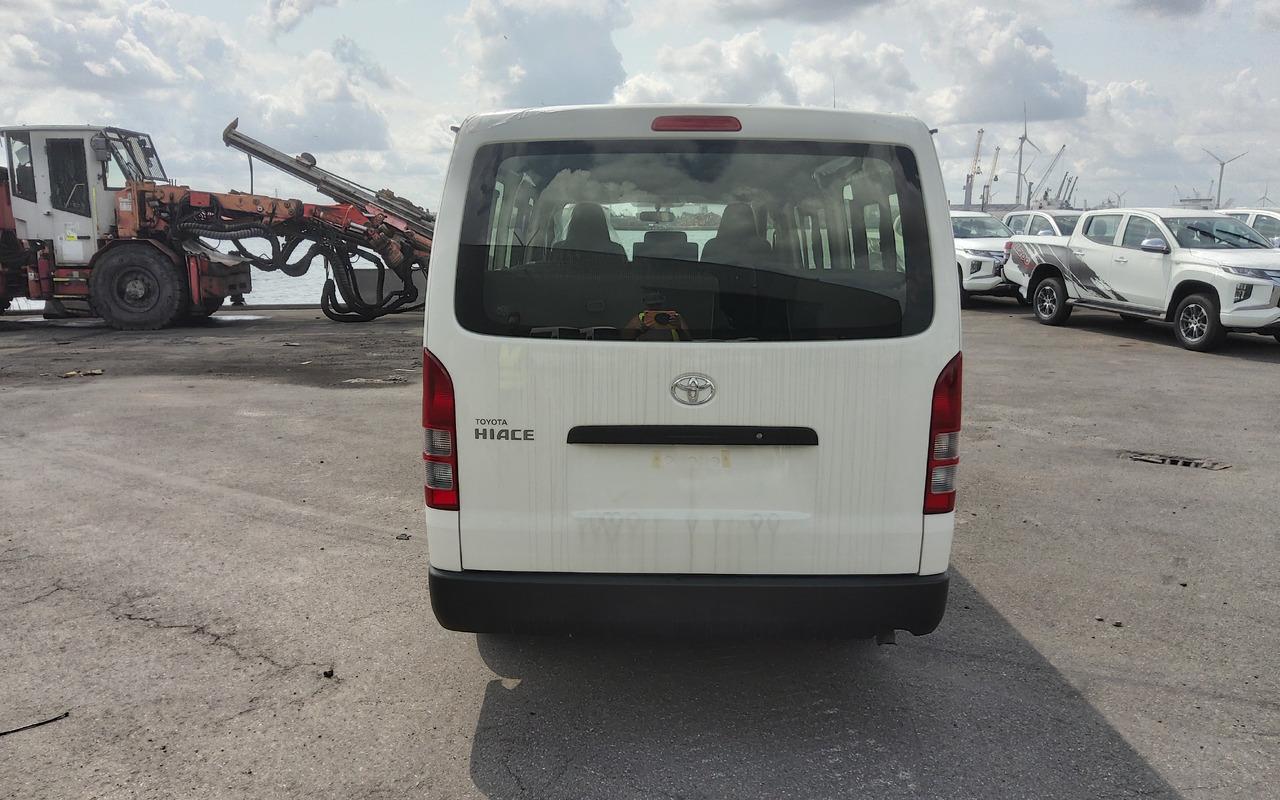 Kleinbus Hiace STANDARD ROOF 2.5L Diesel Manual Hiace STANDARD ROOF 2.5L Diesel Manual- Photo 5