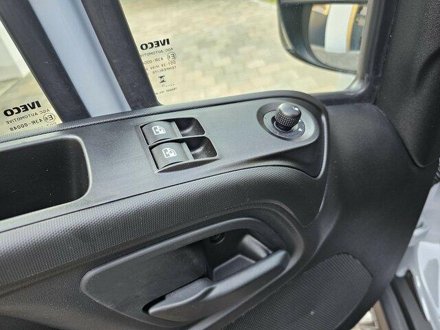 Panel van Daily 35S18HA8V DOKA Hi-Matic 12m³ 2xSchiebetür Daily 35S18HA8V DOKA Hi-Matic 12m³ 2xSchiebetür- Photo 2