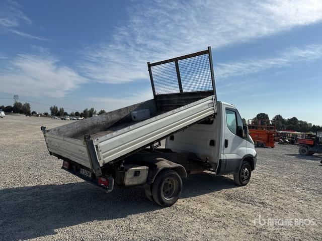 Tipper van 2015 Iveco Daily 35-110 Autocarro ribaltabile: carichi leggeri 2015 Iveco Daily 35-110 Autocarro ribaltabile: carichi leggeri- Photo 3