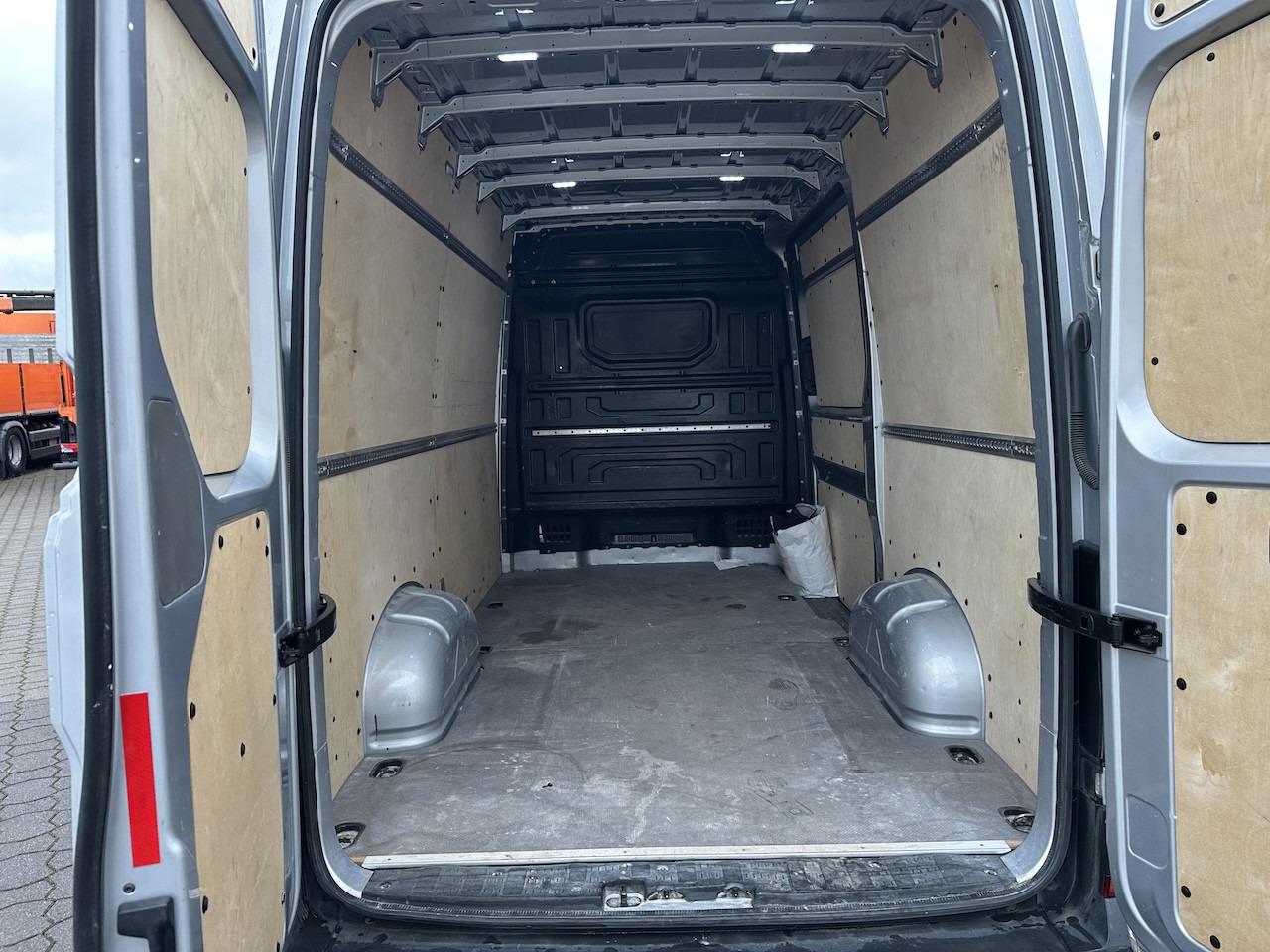 Van Crafter 2.0 TDI Kasten hoch AHK RFK PDC FSE BT Crafter 2.0 TDI Kasten hoch AHK RFK PDC FSE BT- Photo 2