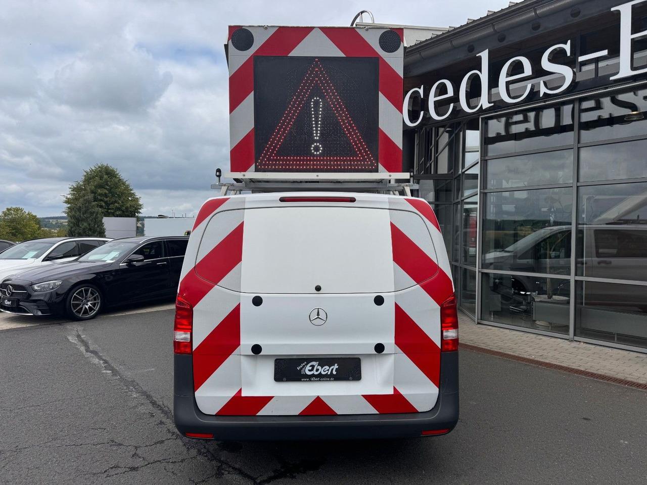 Kleintransporter Mercedes-Benz Vito 111 CDI Tourer Begleitfahrzeug BF3+ / WVZ Mercedes-Benz Vito 111 CDI Tourer Begleitfahrzeug BF3+ / WVZ- Photo 2