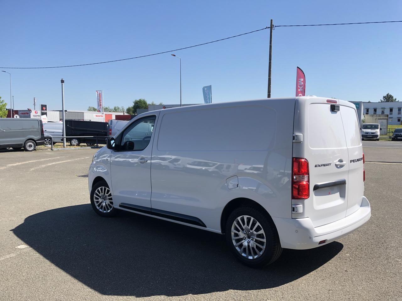 Kastenwagen EXPERT M 2.0 HDI 145CH EAT-8 EXPERT M 2.0 HDI 145CH EAT-8- Photo 9