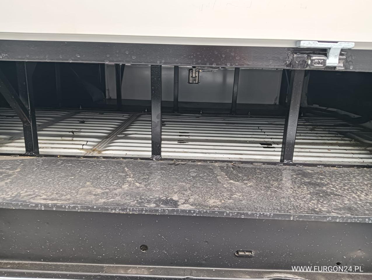 Flatbed van RENAULT TRAFIC SKRZYNIA PAKA Z NAJAZDAMI I PÓŁKAMI NR 689 RENAULT TRAFIC SKRZYNIA PAKA Z NAJAZDAMI I PÓŁKAMI NR 689- Photo 8