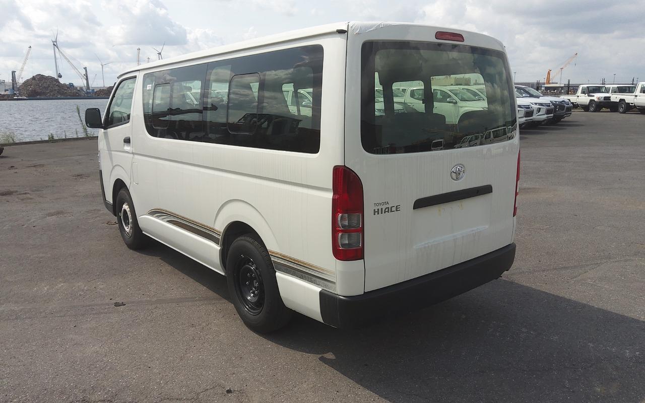 Kleinbus Hiace STANDARD ROOF 2.5L Diesel Manual Hiace STANDARD ROOF 2.5L Diesel Manual- Photo 4