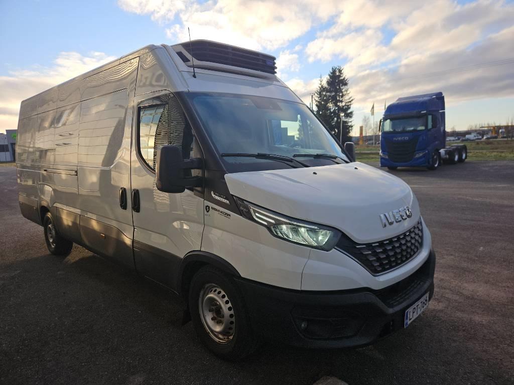 Refrigerated van- Photo 2