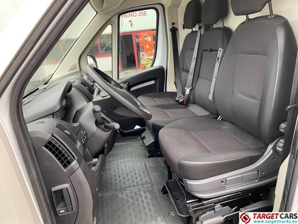 Panel van- Photo 6