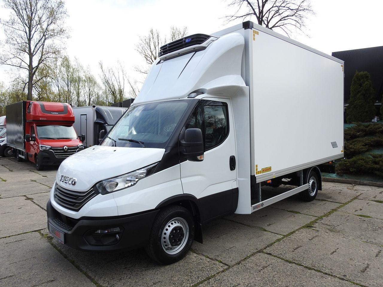 Refrigerated van DAILY 35S16 NEW REGRIGERATOR BOX -10*C 8 PALLETS HEATING FUNCTION POWER SUPPLY 230V CRUISE CONTROL AIR CONDITIONING 160HP DAILY 35S16 NEW REGRIGERATOR BOX -10*C 8 PALLETS HEATING FUNCTION POWER SUPPLY 230V CRUISE CONTROL AIR CONDITIONING 160HP- Photo 6