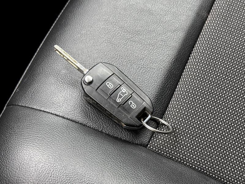 Kleintransporter Vivaro 2.0 CDTI L2H1 150pk Edition Imperiaal Cruise Control Betimmering Vivaro 2.0 CDTI L2H1 150pk Edition Imperiaal Cruise Control Betimmering- Photo 10