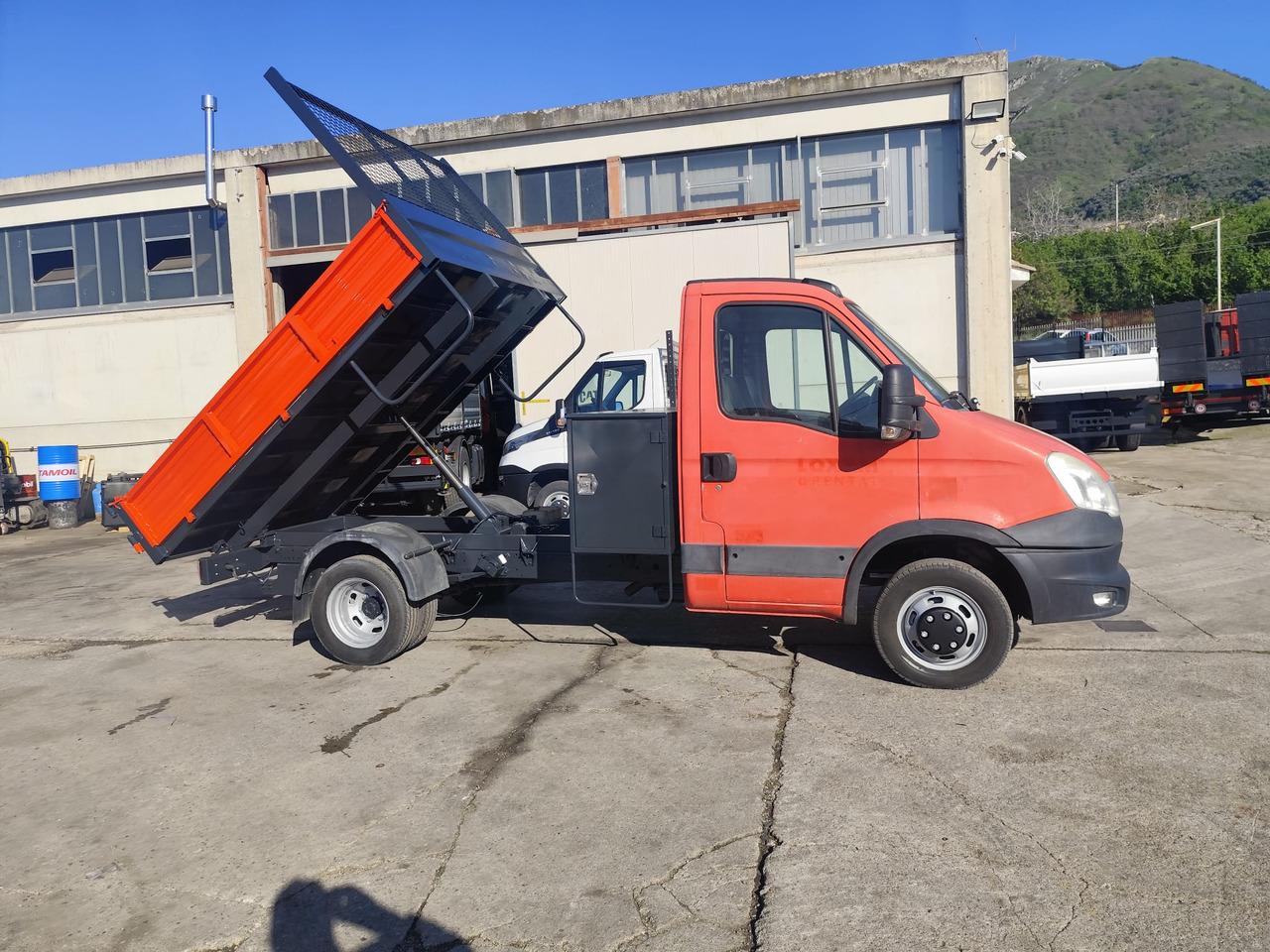 Tipper van DAILY 35C13 DAILY 35C13- Photo 5
