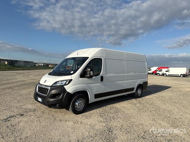Small van 2020 Peugeot Boxer 333 L3H2 2.2 BLUEHDU 140CV S&S Van Truck 2020 Peugeot Boxer 333 L3H2 2.2 BLUEHDU 140CV S&S Van Truck- Photo 2
