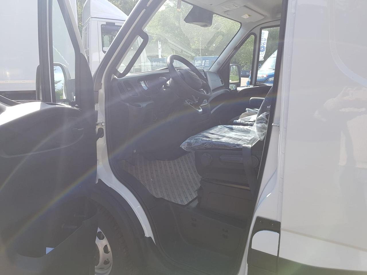 Kastenwagen Iveco Daily 35S14A8 V Y mit Rückfahrkamera und Radi... Iveco Daily 35S14A8 V Y mit Rückfahrkamera und Radi...- Photo 10