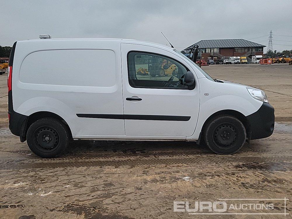 Transporter 2021 Nissan NV250 2021 Nissan NV250- Photo 6