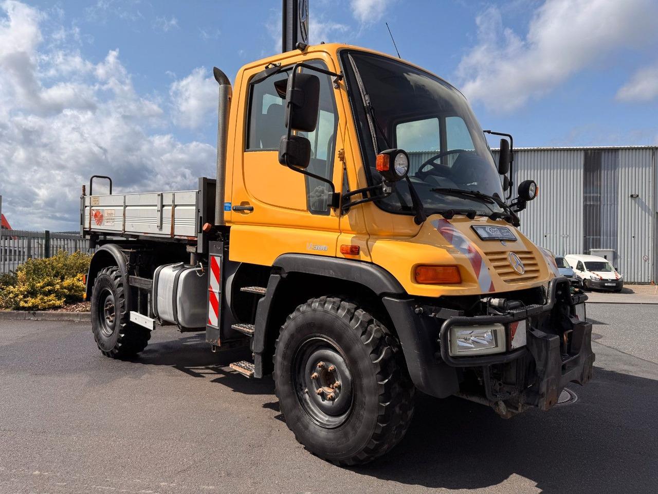 Pritschenwagen Mercedes-Benz Unimog U300 4x4 Vario-Pilot Mercedes-Benz Unimog U300 4x4 Vario-Pilot- Photo 3