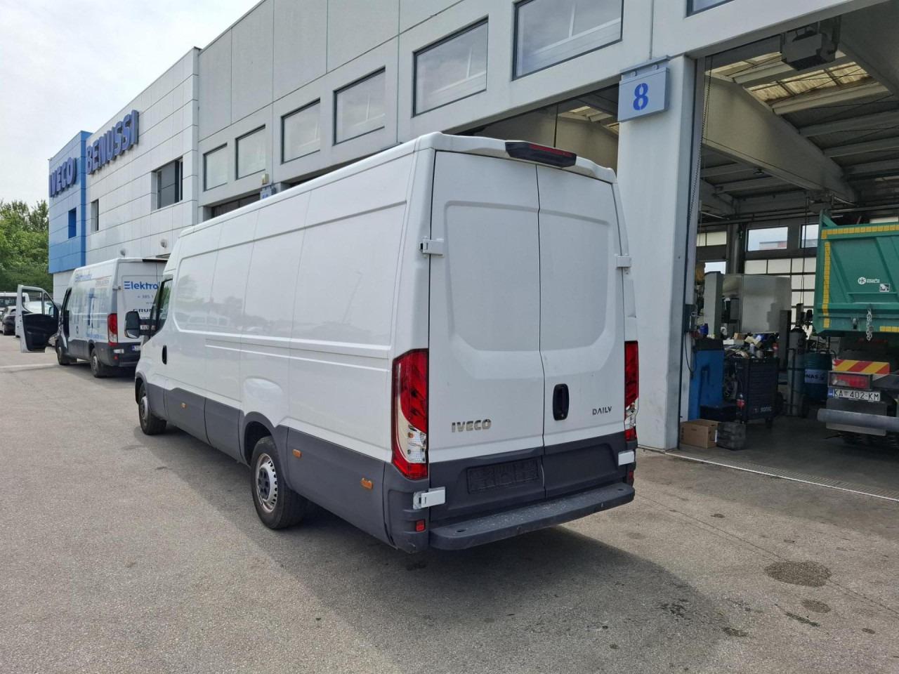 Passenger van Daily 35S16V Daily 35S16V- Photo 3