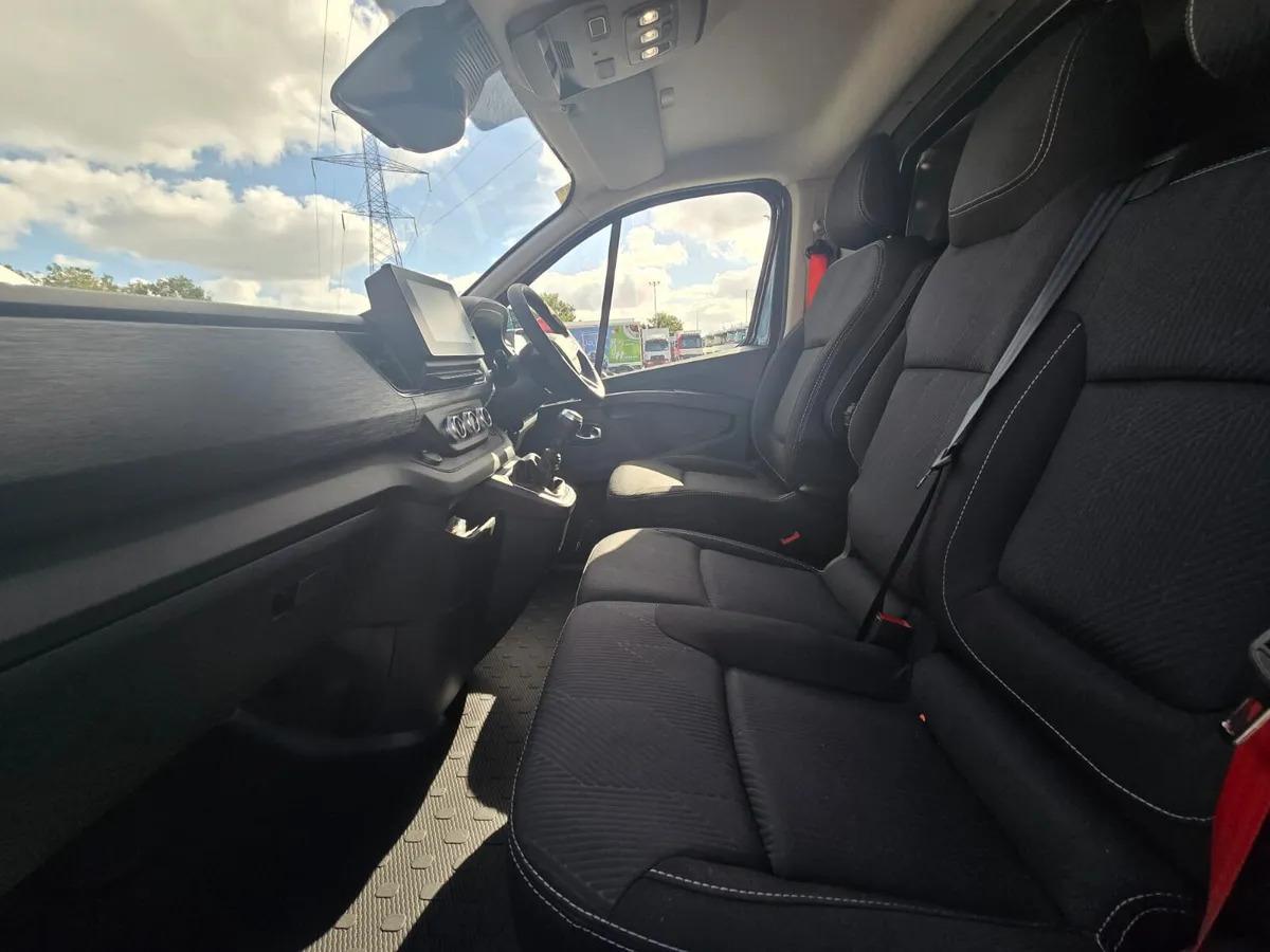 Kastenwagen NEW Renault Trafic Exclusive 170BHP/150BHP Manual White NEW Renault Trafic Exclusive 170BHP/150BHP Manual White- Photo 5