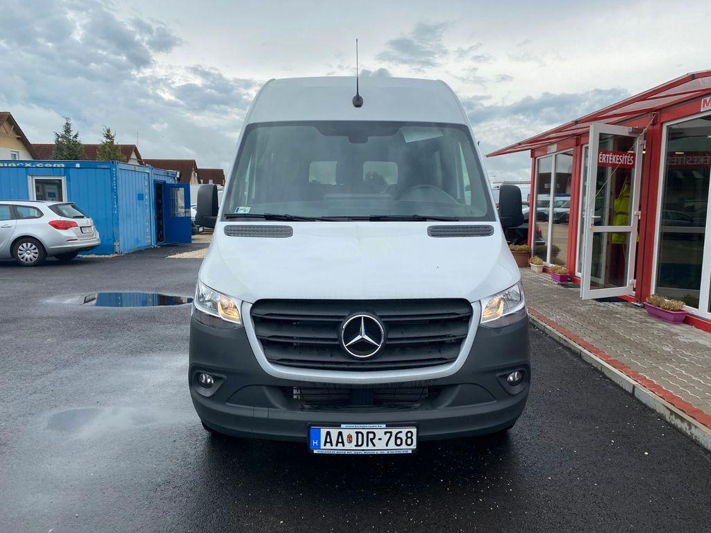 Minibus- Photo 7