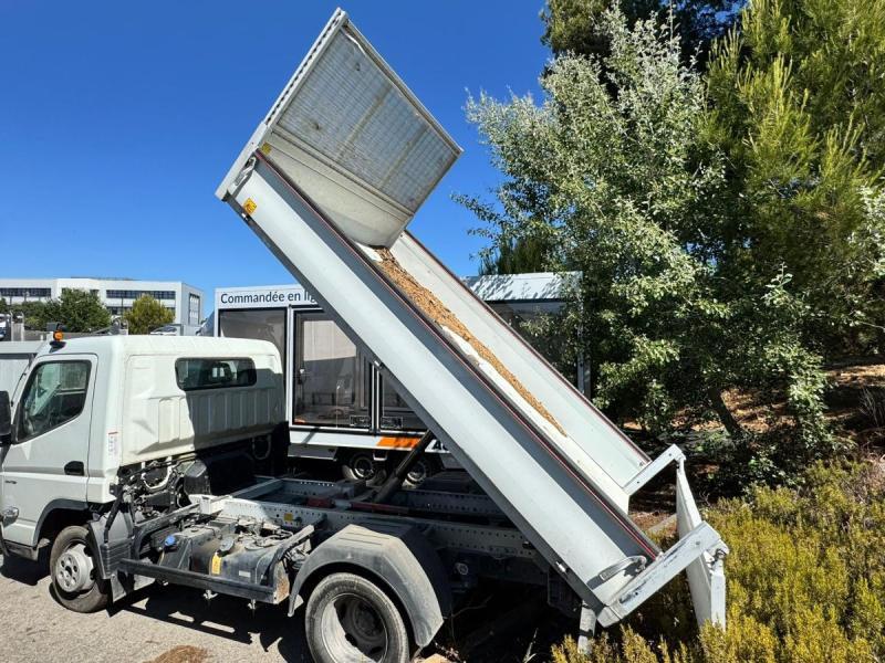 Kipper Transporter FUSO CANTER 35C13 BENNE FUSO CANTER 35C13 BENNE- Photo 2