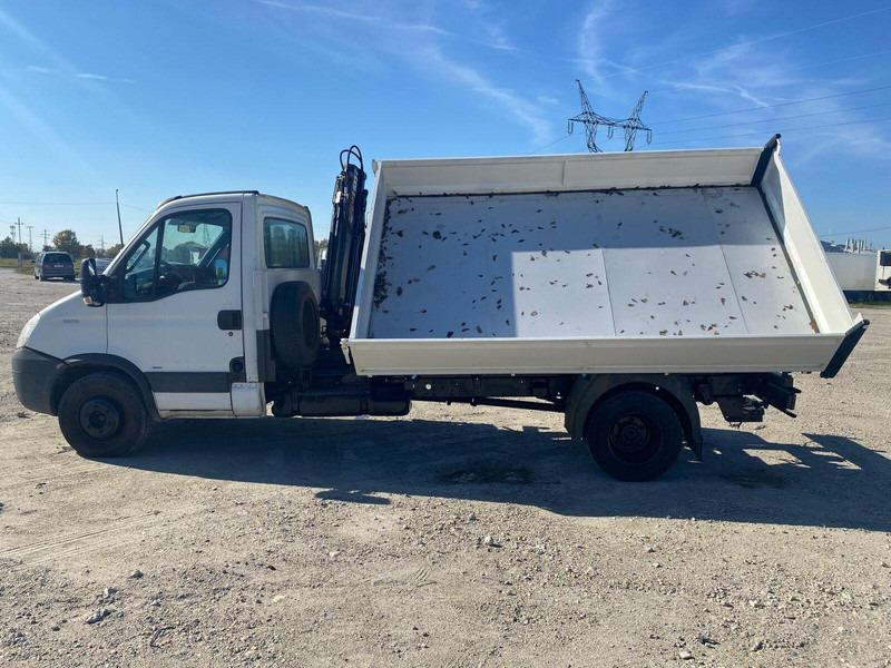 Tipper van Daily 65 C 18 - 3 sided Tipper + HIAB 033T Crane Daily 65 C 18 - 3 sided Tipper + HIAB 033T Crane- Photo 4